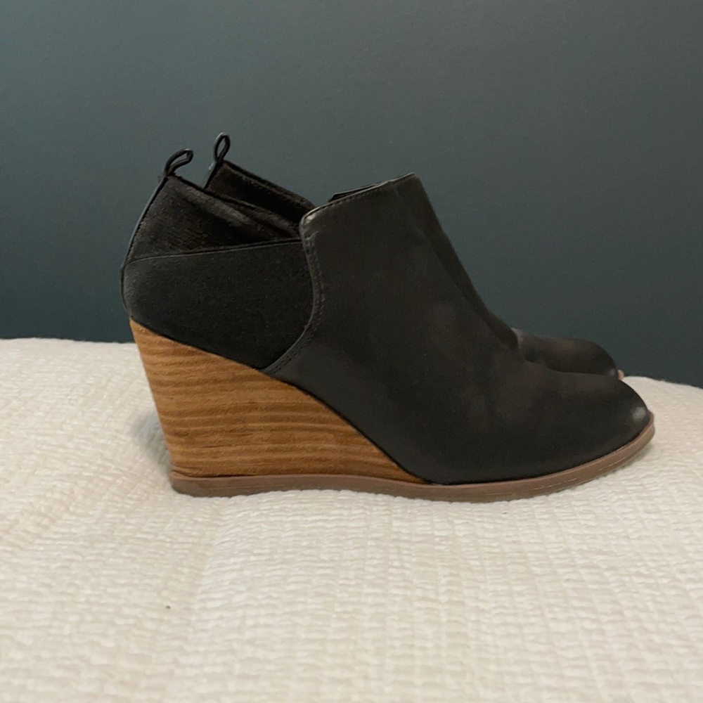 Dr. Scholl’s Wedge Bootie. Women’s size 8
